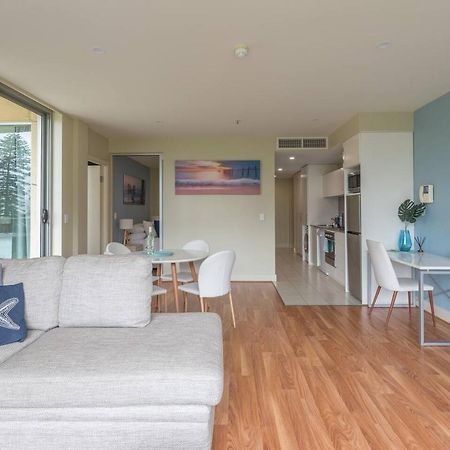 Beachside Luxury Apartments One & Two Bedroom In Beachfront Oaks Pier Building Glenelg Buitenkant foto