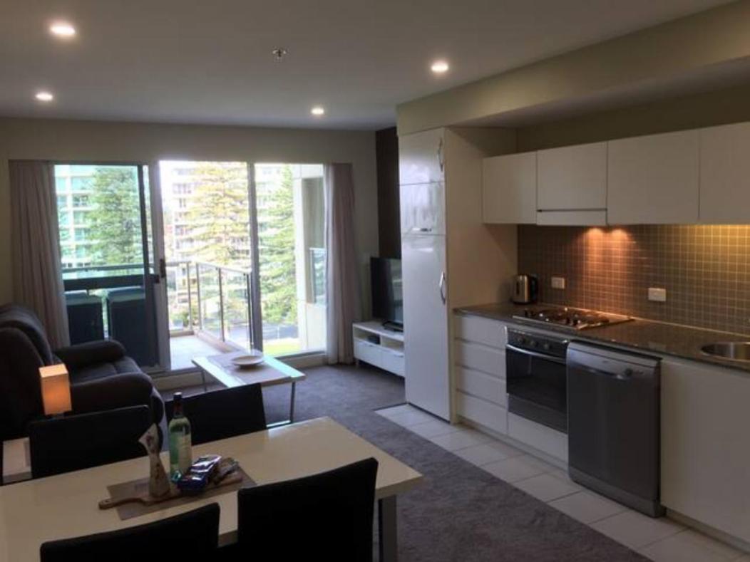 Beachside Luxury Apartments One & Two Bedroom In Beachfront Oaks Pier Building Glenelg Buitenkant foto