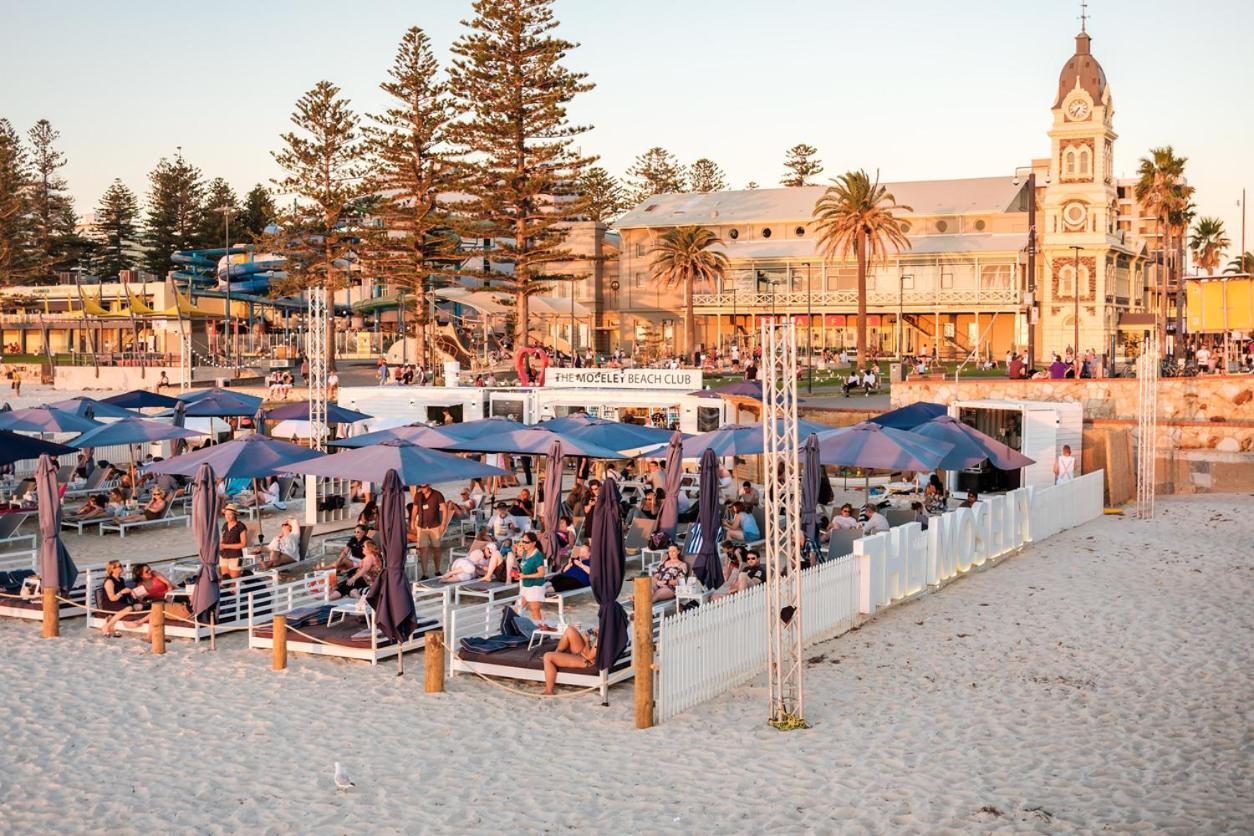 Beachside Luxury Apartments One & Two Bedroom In Beachfront Oaks Pier Building Glenelg Buitenkant foto