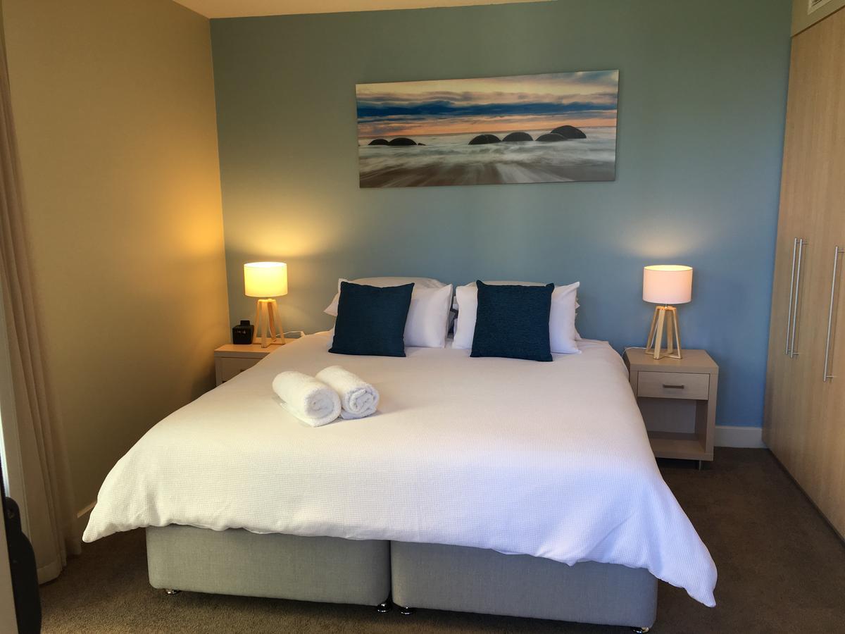 Beachside Luxury Apartments One & Two Bedroom In Beachfront Oaks Pier Building Glenelg Buitenkant foto