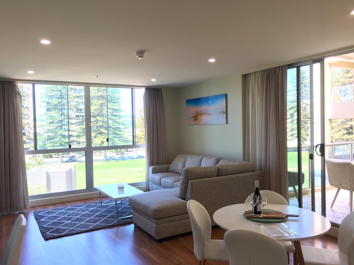 Beachside Luxury Apartments One & Two Bedroom In Beachfront Oaks Pier Building Glenelg Buitenkant foto