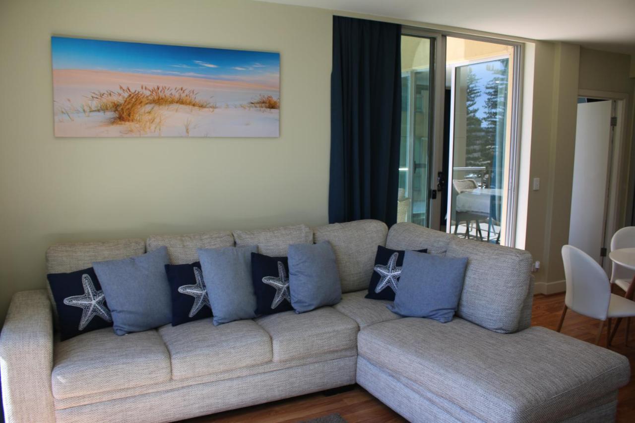Beachside Luxury Apartments One & Two Bedroom In Beachfront Oaks Pier Building Glenelg Buitenkant foto